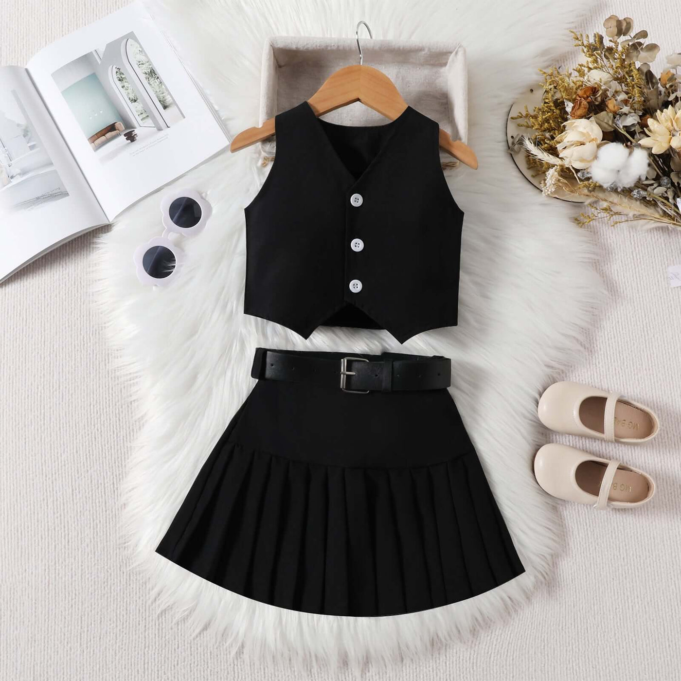 Girls' Fashionable V-neck Solid Color Single-breasted Vest Top Pleated Skirt Belt Three-piece Set