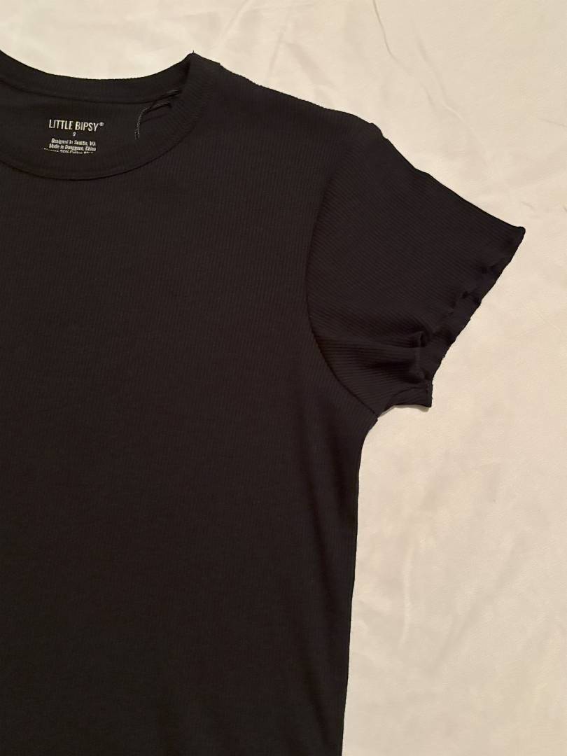 Girls Black Lettuce Trim T-shirt - neckline sleeve