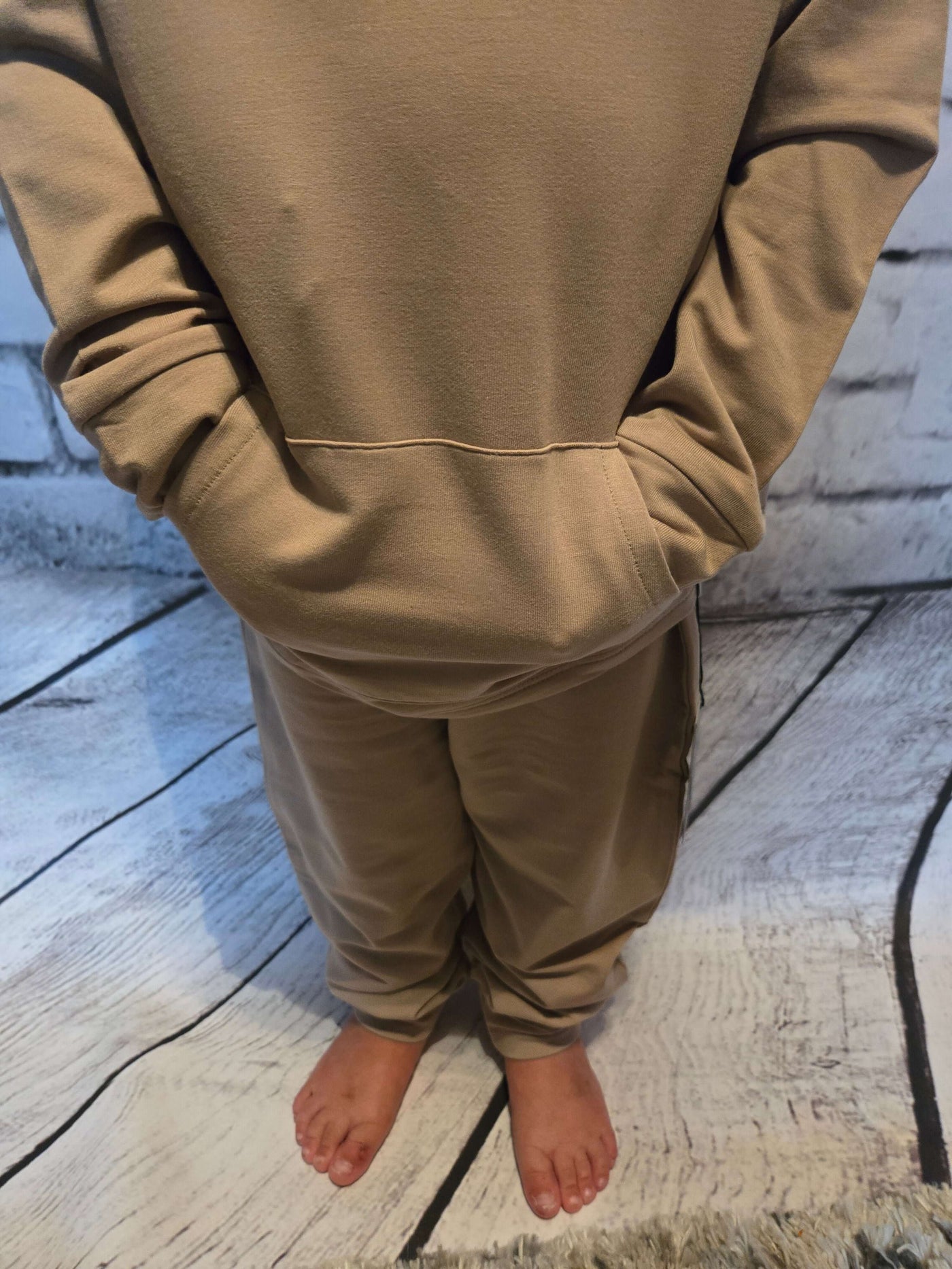 Hooded_Bamboo_Jogger-_Set_Taupe_front_view