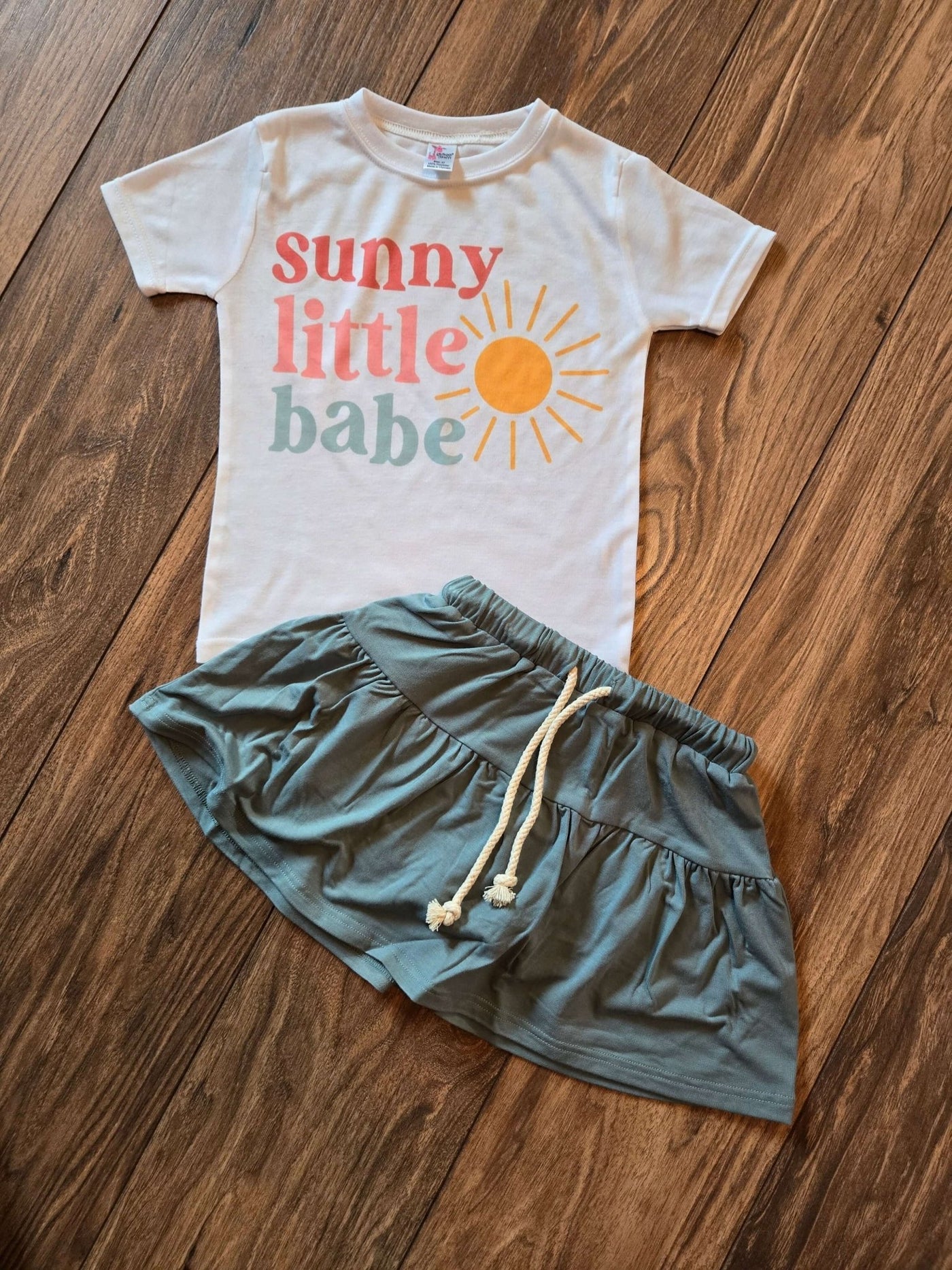 Sunny_Little_Babe_Short_Sleeve -outfit